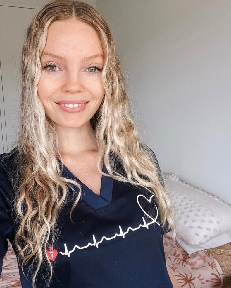 Heartbeat line – women's scrub top