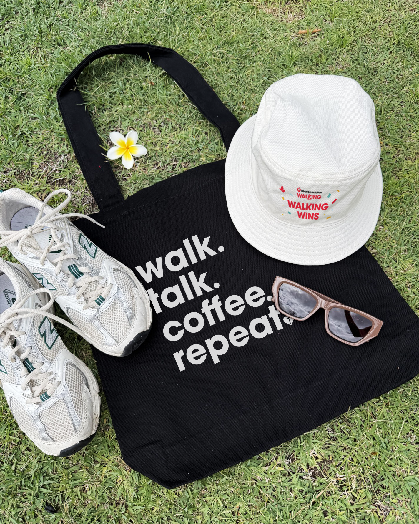 Walking Wins – bucket hat